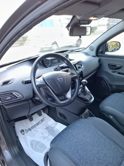 Lancia Ypsilon 1.0 FireFly 5 porte S&S Hybrid Ecochic Gold (15)