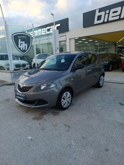Lancia Ypsilon 1.0 FireFly 5 porte S&S Hybrid Ecochic Gold (2)