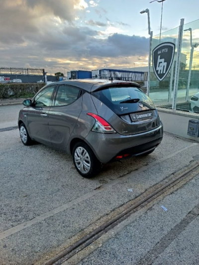 Lancia Ypsilon 1.0 FireFly 5 porte S&S Hybrid Ecochic Gold (4)