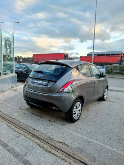 Lancia Ypsilon 1.0 FireFly 5 porte S&S Hybrid Ecochic Gold (5)
