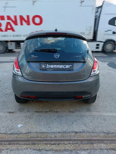 Lancia Ypsilon 1.0 FireFly 5 porte S&S Hybrid Ecochic Gold (6)