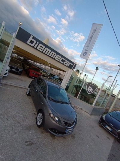 Lancia Ypsilon 1.0 FireFly 5 porte S&S Hybrid Ecochic Gold (9)