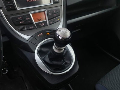 Toyota Verso-S 1.3 MT (10)