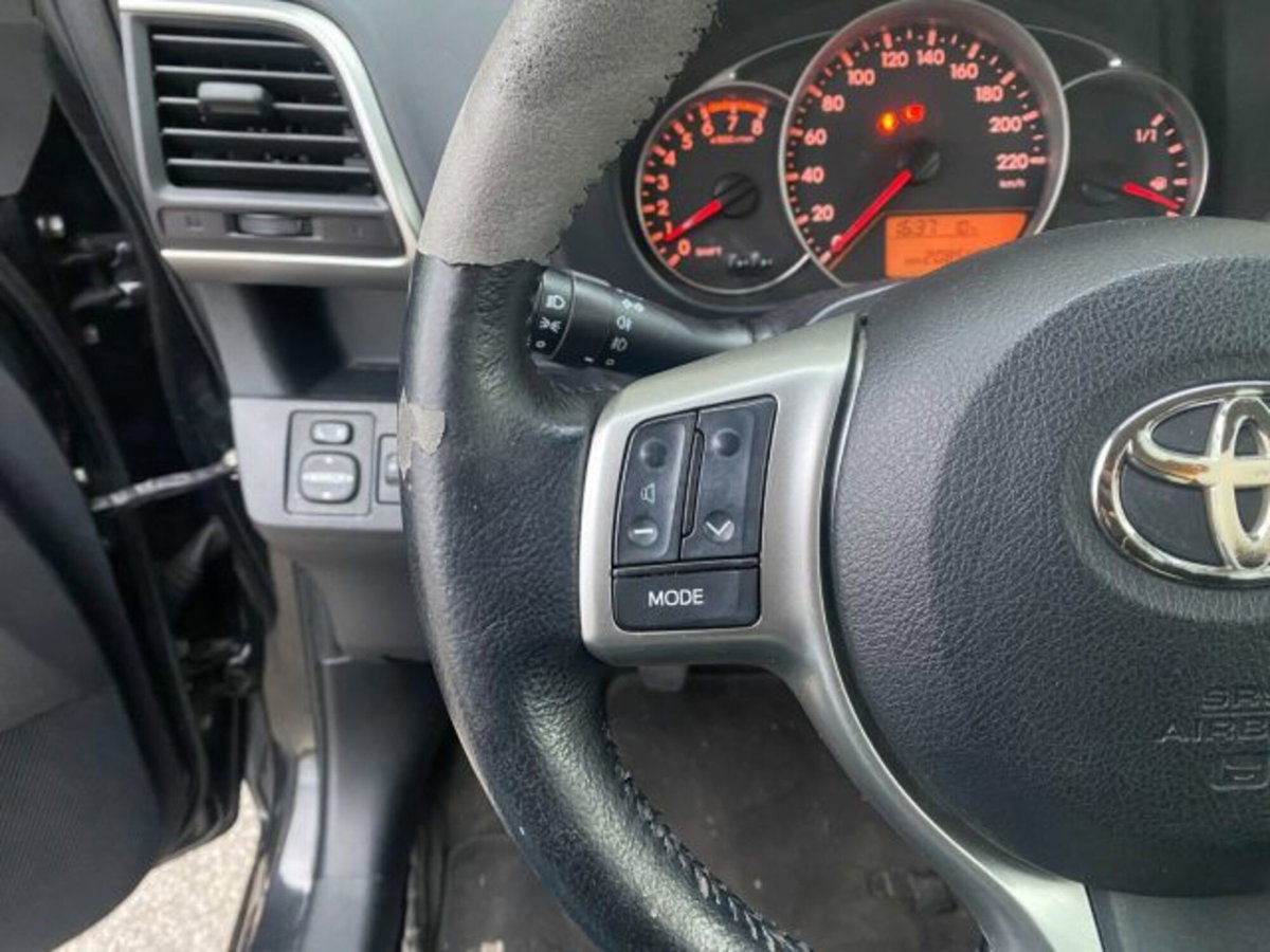 Toyota Verso-S 1.3 MT (14)