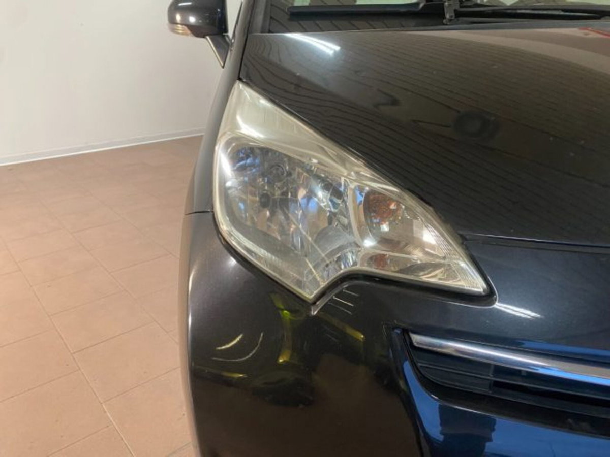 Toyota Verso-S 1.3 MT (18)