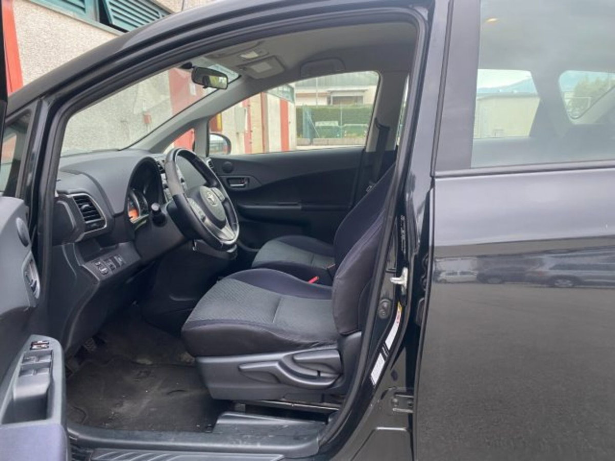 Toyota Verso-S 1.3 MT (7)