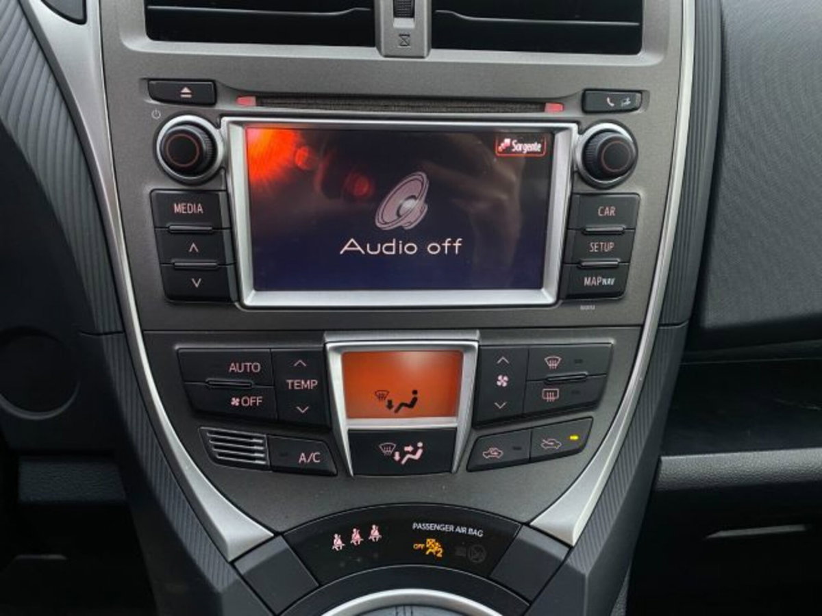 Toyota Verso-S 1.3 MT (9)