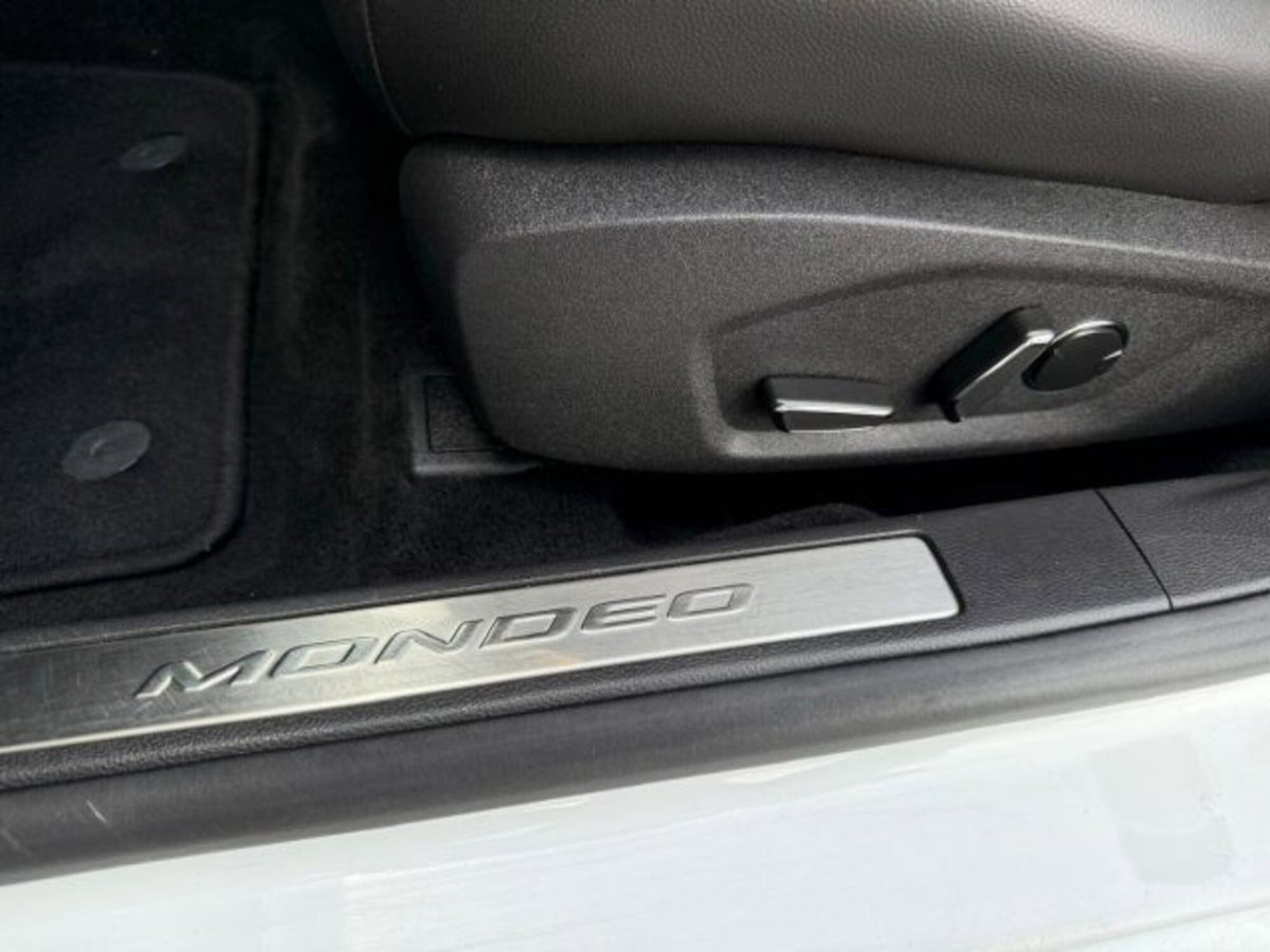 Ford Mondeo Station Wagon 2.0 TDCi 180 CV S&S Powershift AWD SW ST-Line Busin. (19)