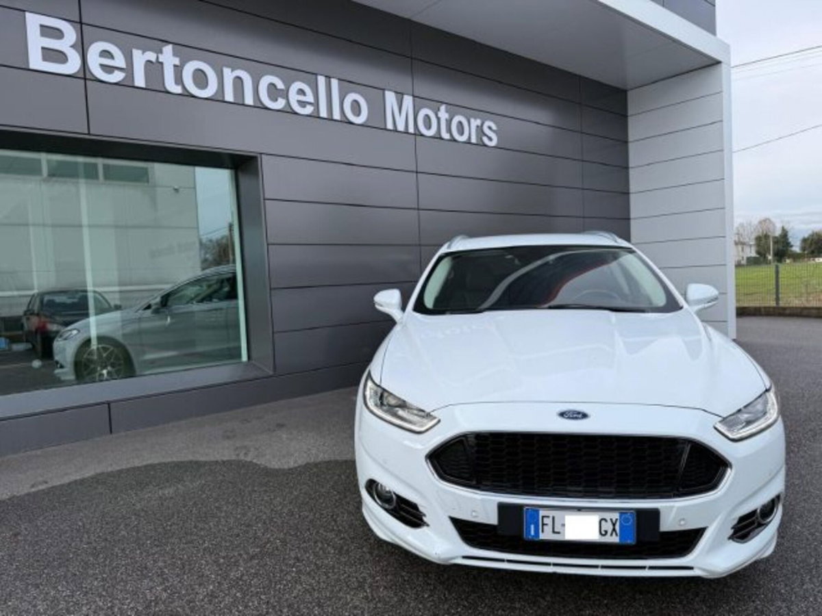 Ford Mondeo Station Wagon 2.0 TDCi 180 CV S&S Powershift AWD SW ST-Line Busin. (2)