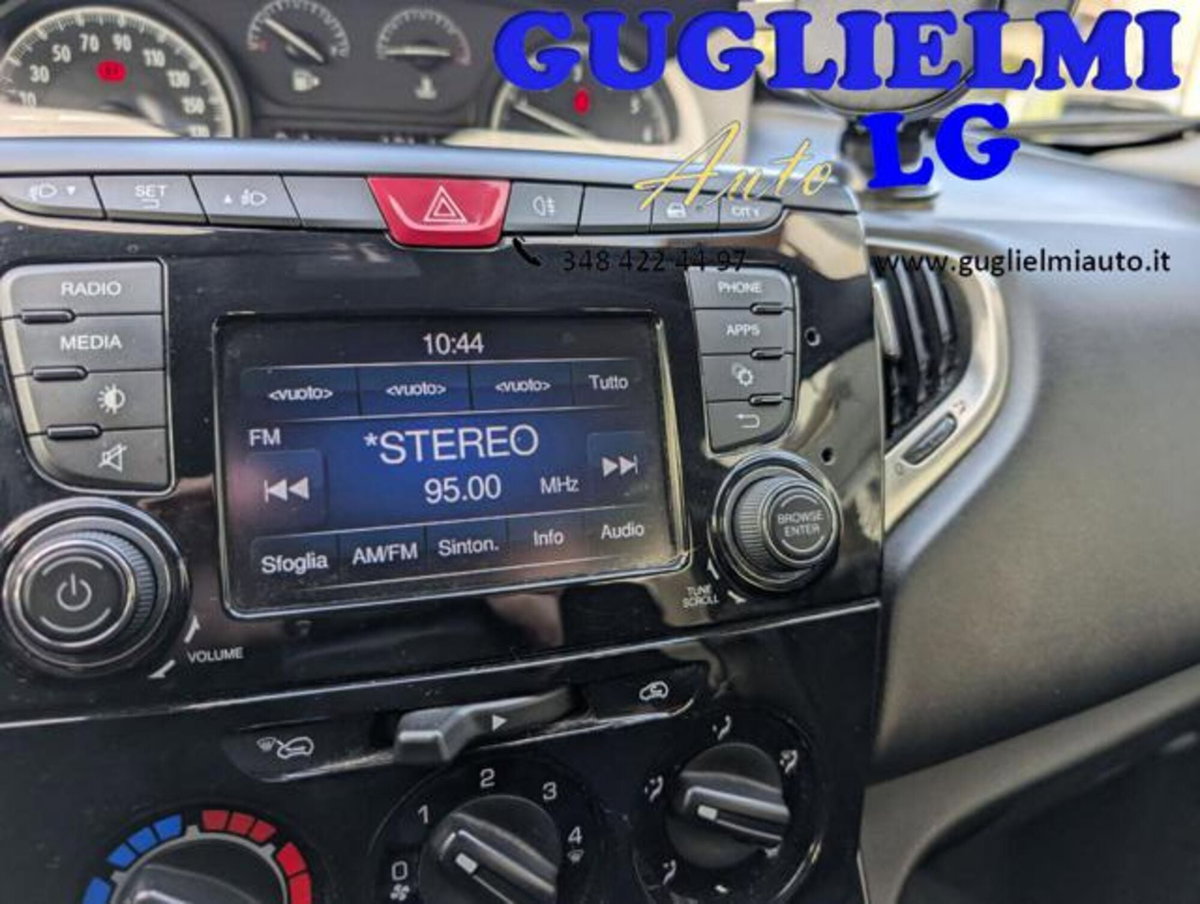 Lancia Ypsilon 1.2 69 CV 5 porte Gold (7)