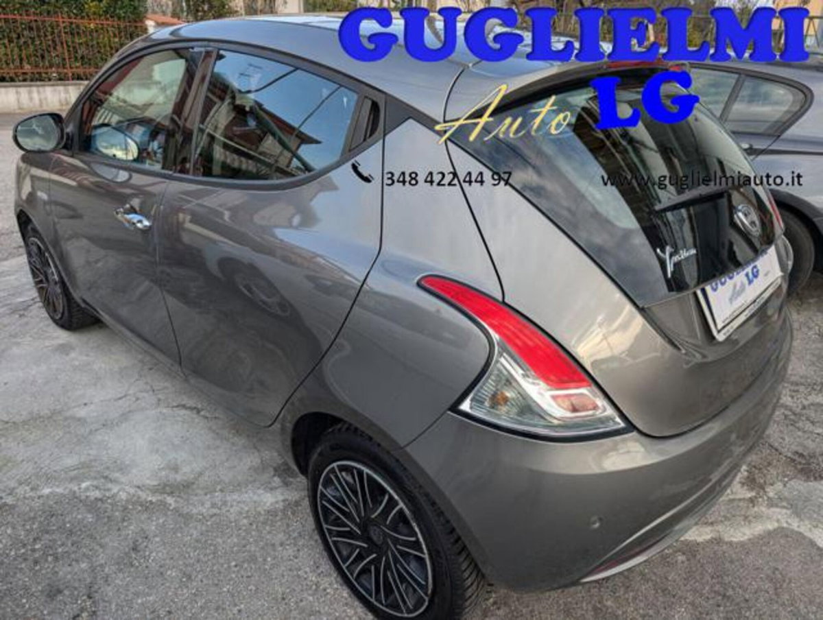 Lancia Ypsilon 1.2 69 CV 5 porte Gold (3)