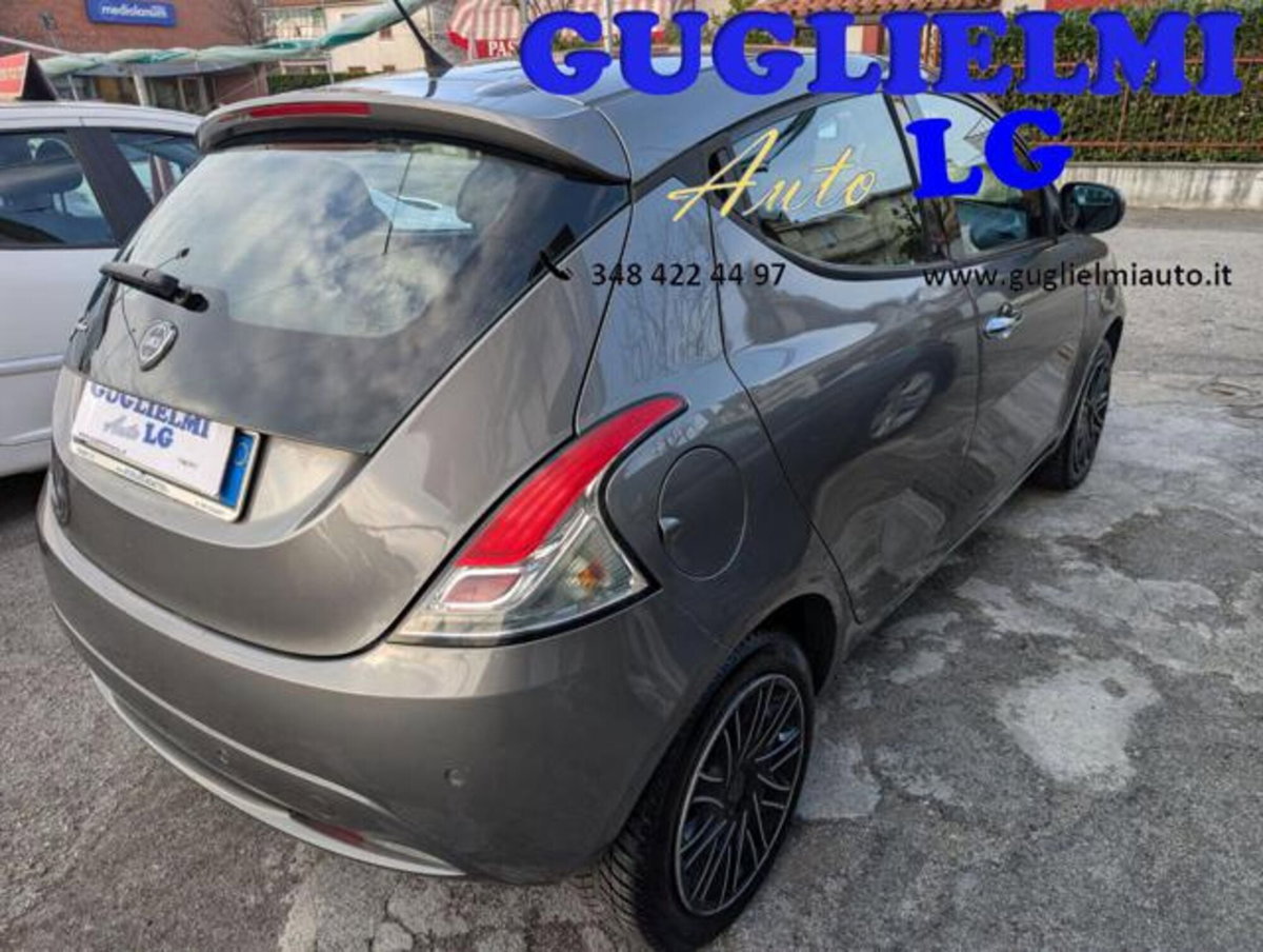 Lancia Ypsilon 1.2 69 CV 5 porte Gold (5)