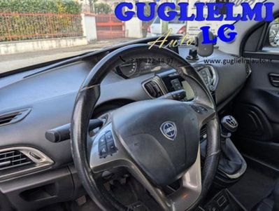 Lancia Ypsilon 1.2 69 CV 5 porte Gold (6)