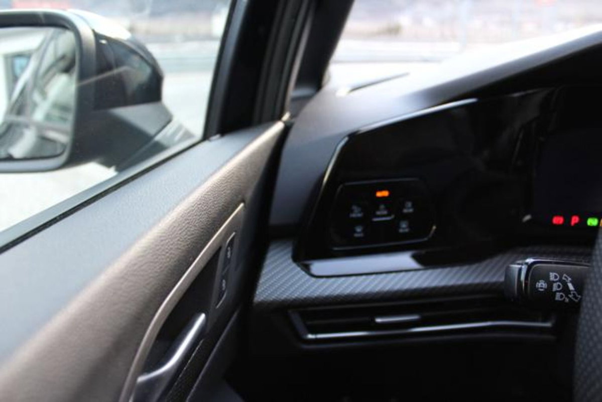 Volkswagen Golf Variant 1.5 eTSI 150 CV EVO ACT DSG R-Line (19)