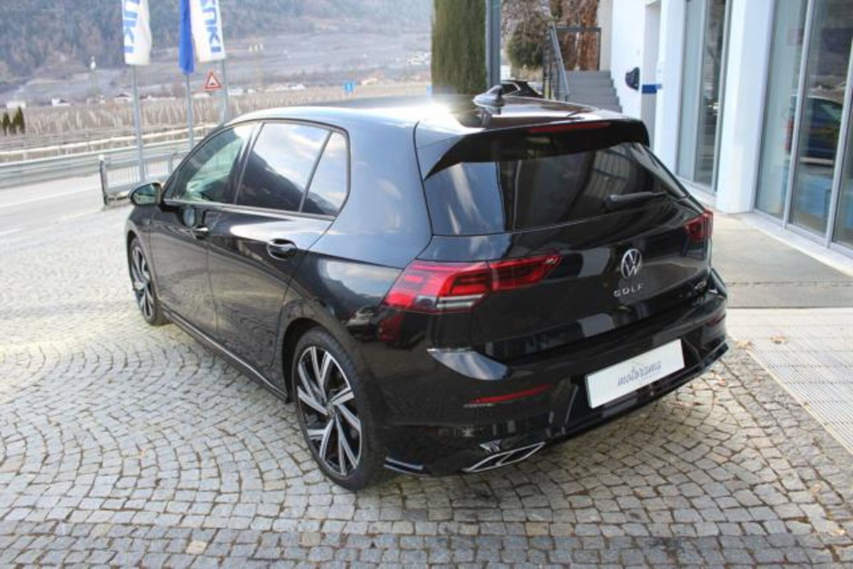Volkswagen Golf Variant 1.5 eTSI 150 CV EVO ACT DSG R-Line (3)