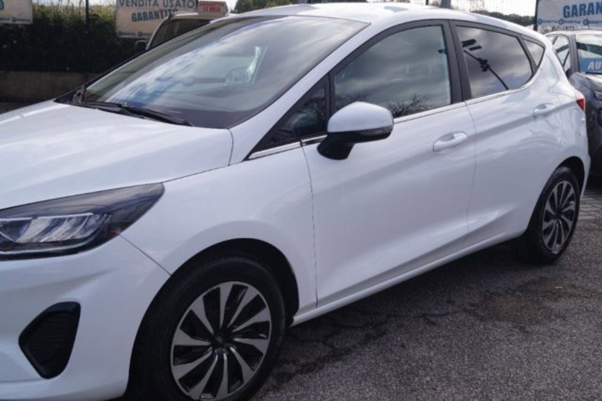 Ford Fiesta 1.1 75 CV 5 porte Titanium (2)