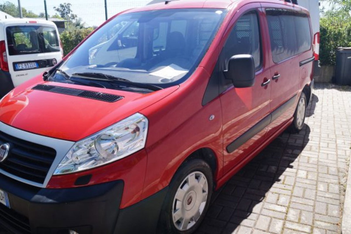 Fiat Scudo Furgone 2.0 MJT/130 PC Panorama Family 5 posti (M1) (2)
