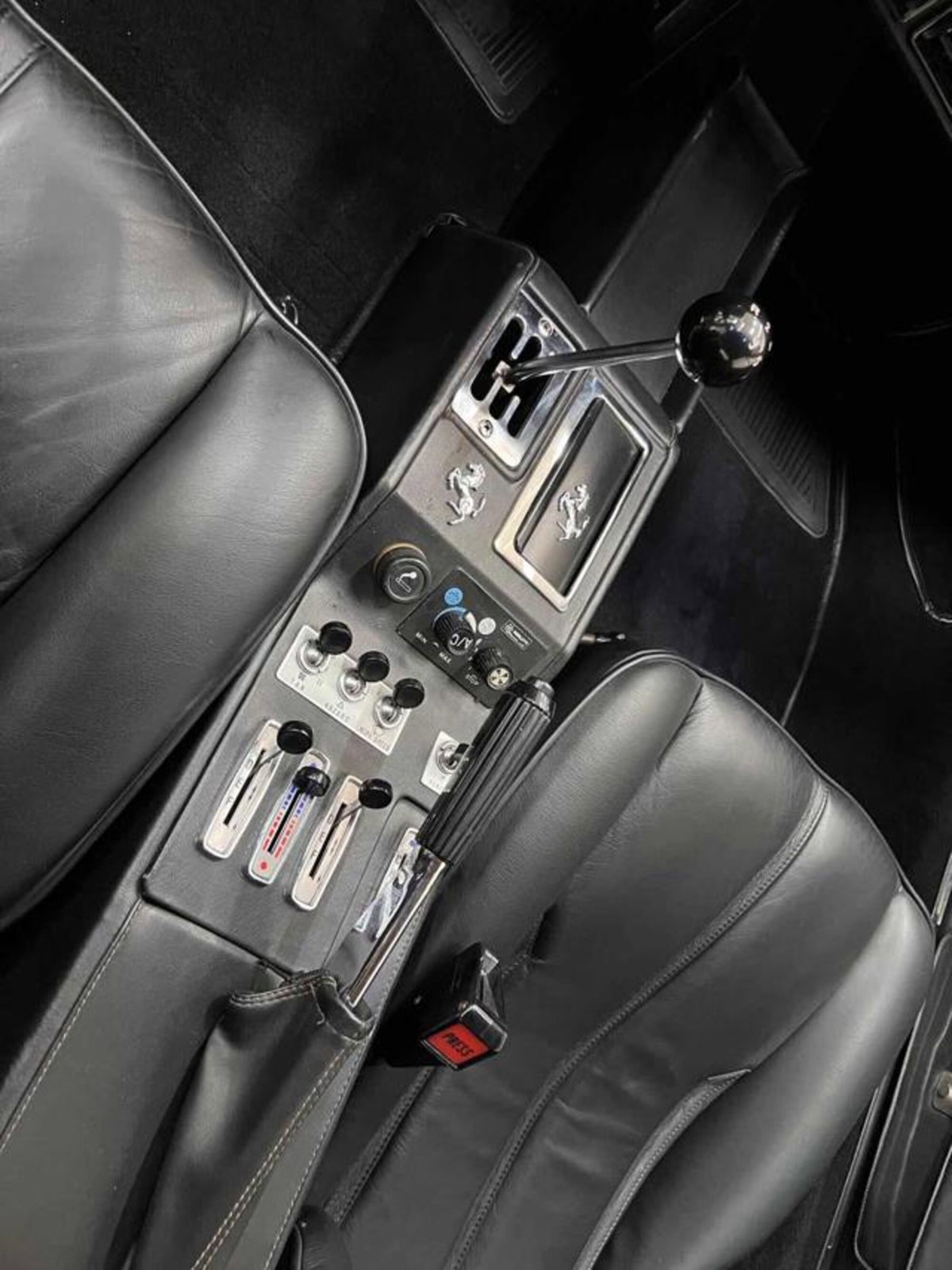 Ferrari 208 208 GTS (13)