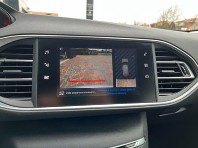 Peugeot 308 SW BlueHDi 130 S&S EAT6 Allure (9)
