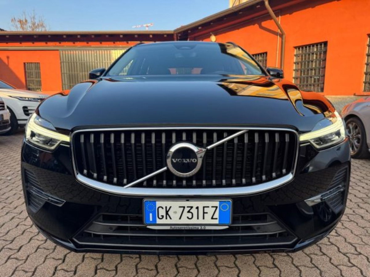 Volvo XC60 B4 (d) AWD automatico Core N1 (2)