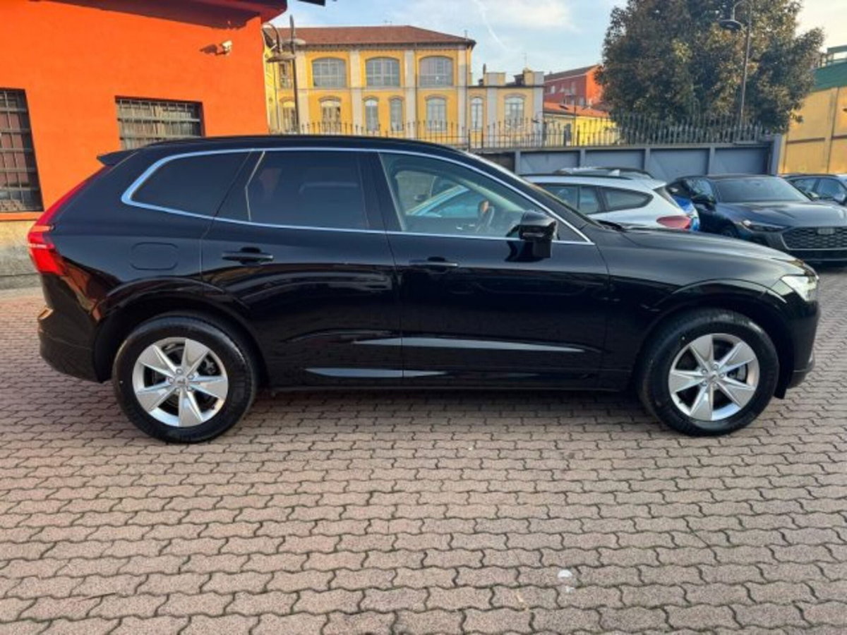 Volvo XC60 B4 (d) AWD automatico Core N1 (3)