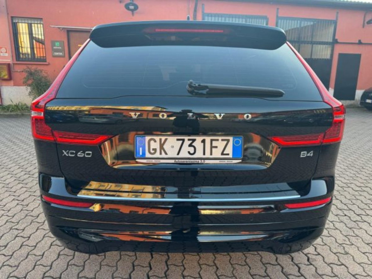 Volvo XC60 B4 (d) AWD automatico Core N1 (5)