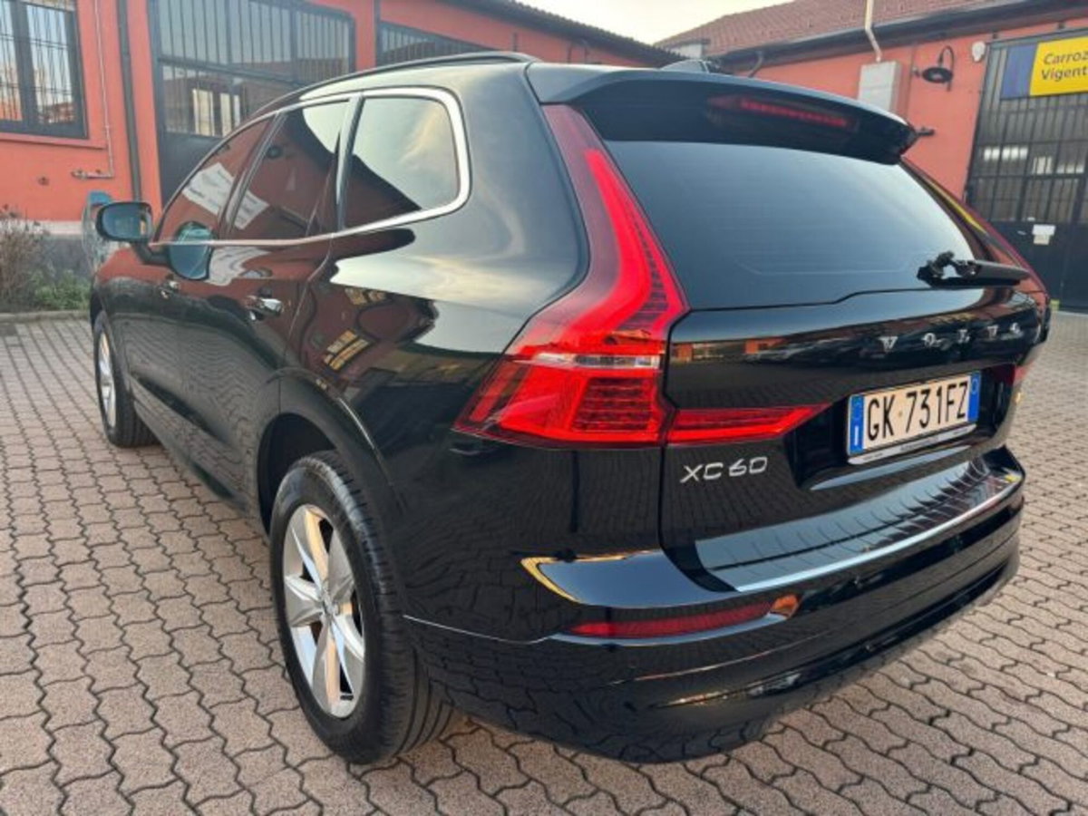 Volvo XC60 B4 (d) AWD automatico Core N1 (7)