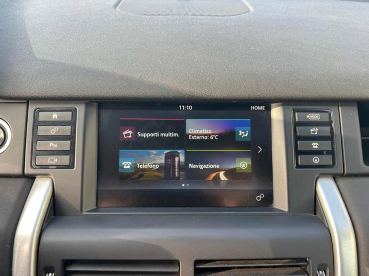 Land Rover Discovery Sport 2.0 TD4 180 CV HSE (10)
