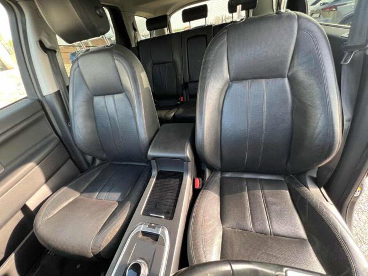 Land Rover Discovery Sport 2.0 TD4 180 CV HSE (13)