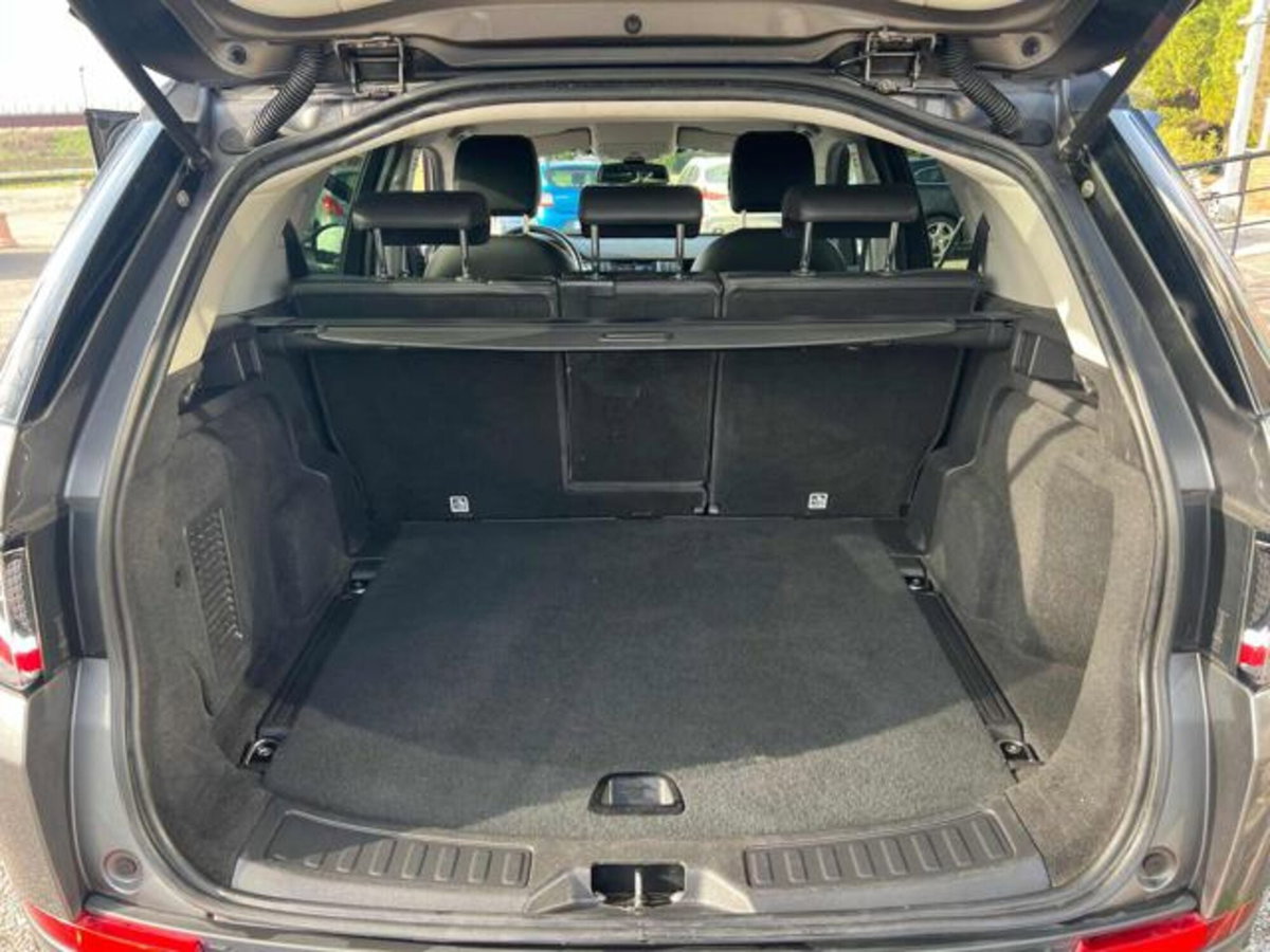 Land Rover Discovery Sport 2.0 TD4 180 CV HSE (4)