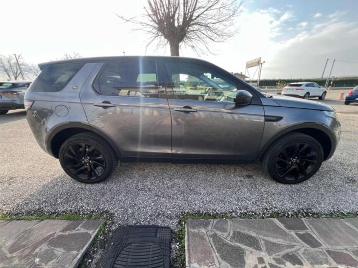 Land Rover Discovery Sport 2.0 TD4 180 CV HSE (3)