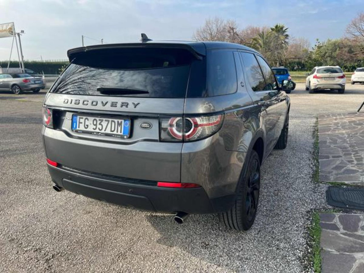 Land Rover Discovery Sport 2.0 TD4 180 CV HSE (5)