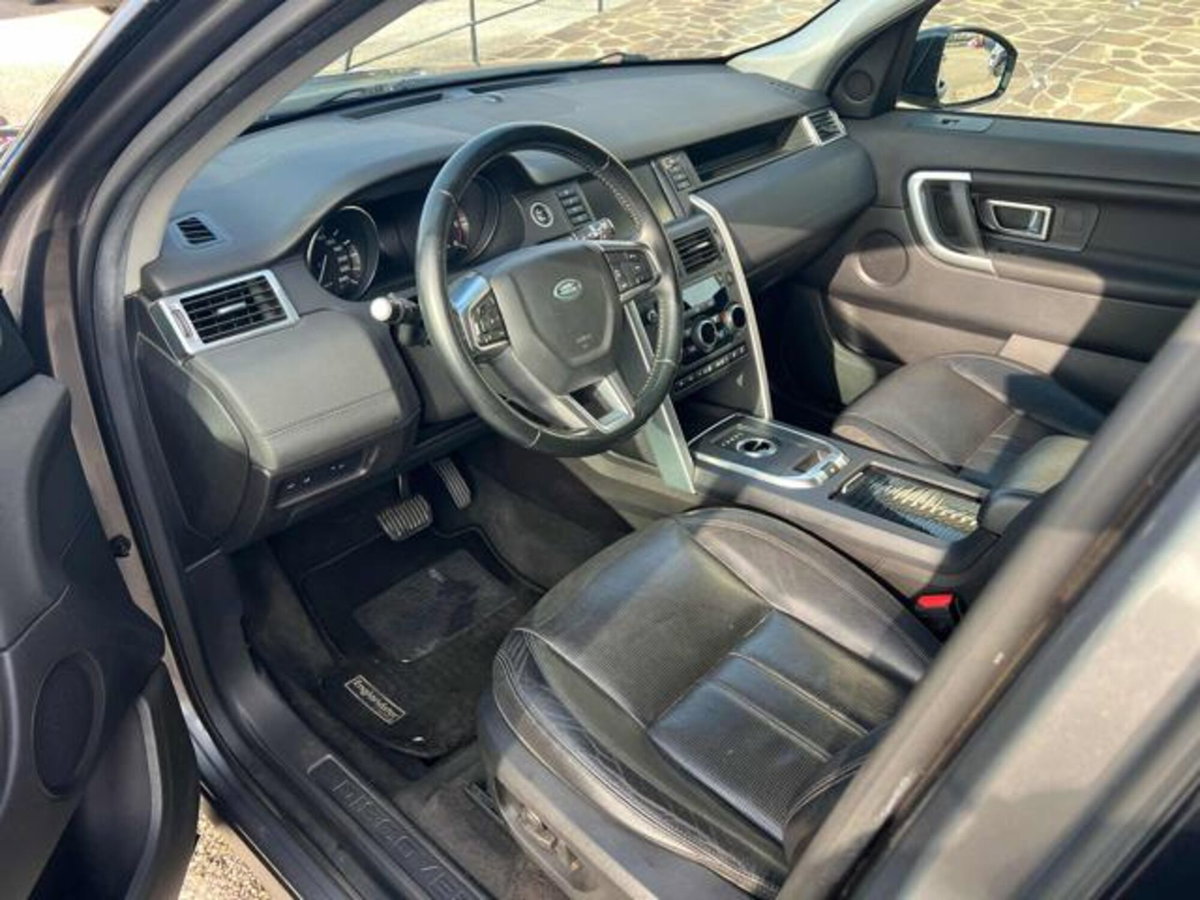 Land Rover Discovery Sport 2.0 TD4 180 CV HSE (8)