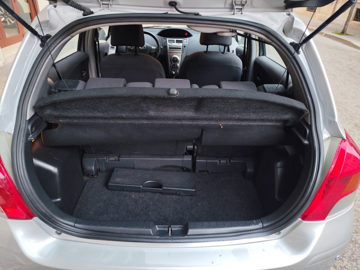 Toyota Yaris 1.D-4D 3 porte (19)