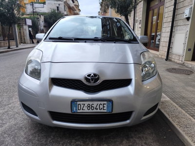 Toyota Yaris 1.D-4D 3 porte (3)