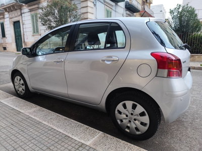 Toyota Yaris 1.D-4D 3 porte (8)