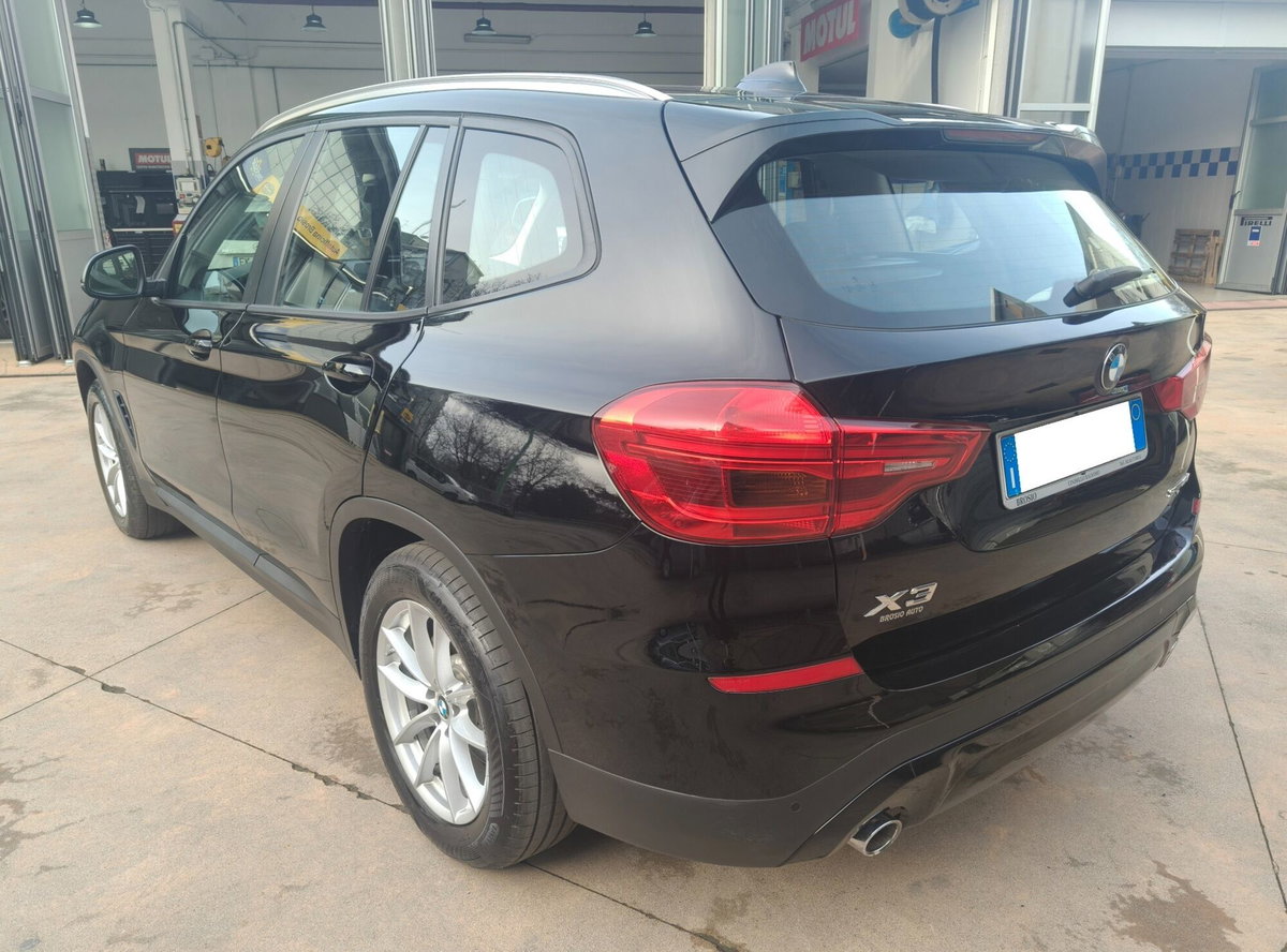 BMW X3 sDrive18d 48V Business Advantage (4)