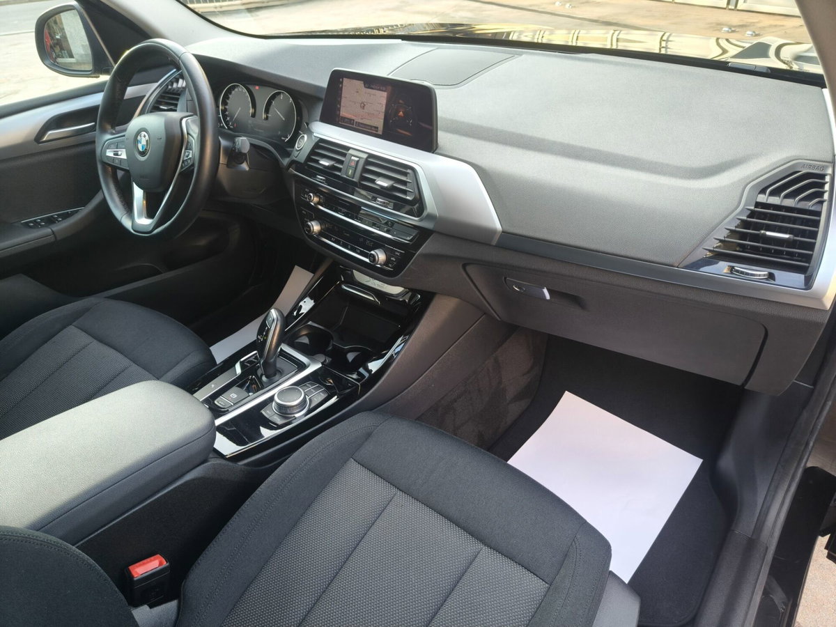 BMW X3 sDrive18d 48V Business Advantage (9)