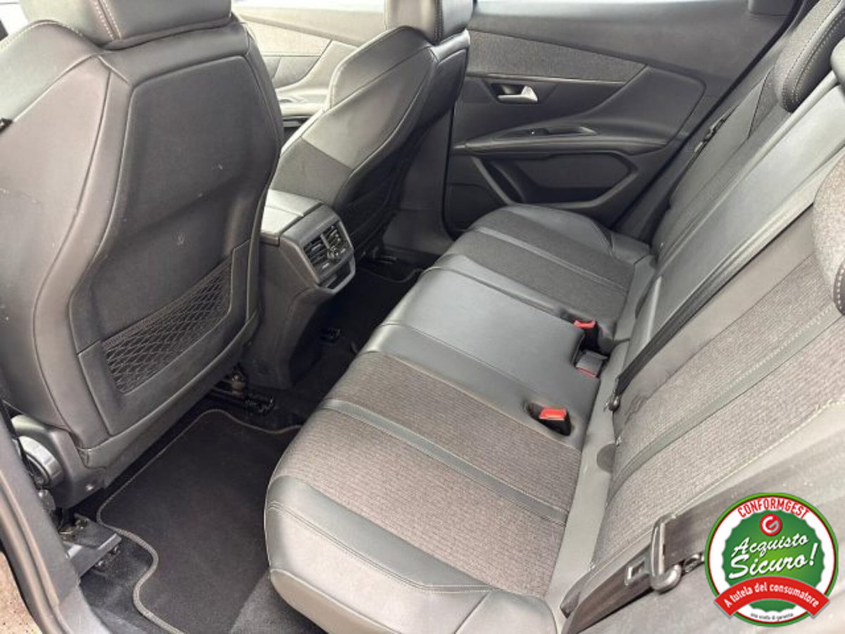 Peugeot 3008 BlueHDi 130 S&S EAT8 GT Line (11)