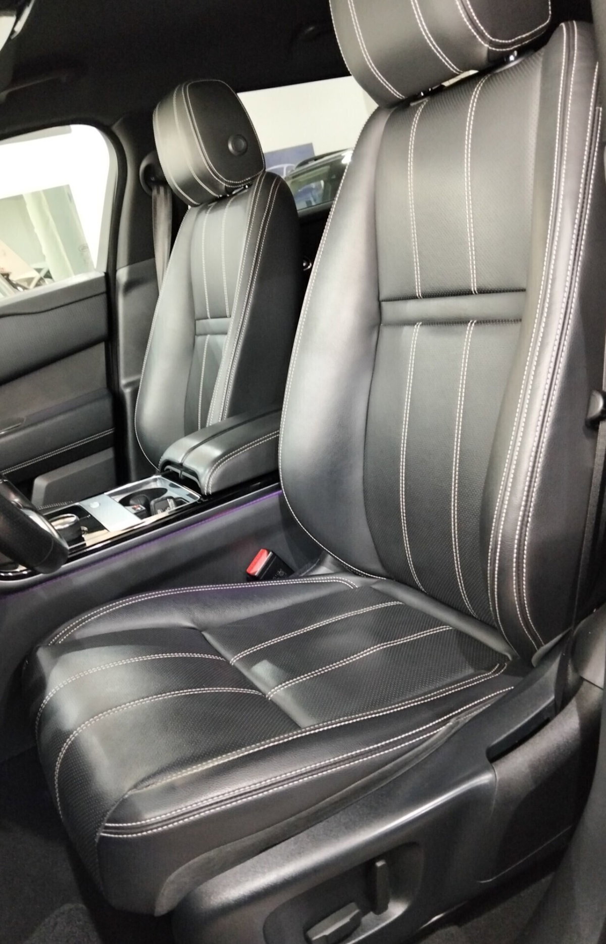 Land Rover Range Rover Velar 2.0D I4 240 CV R-Dynamic SE (19)