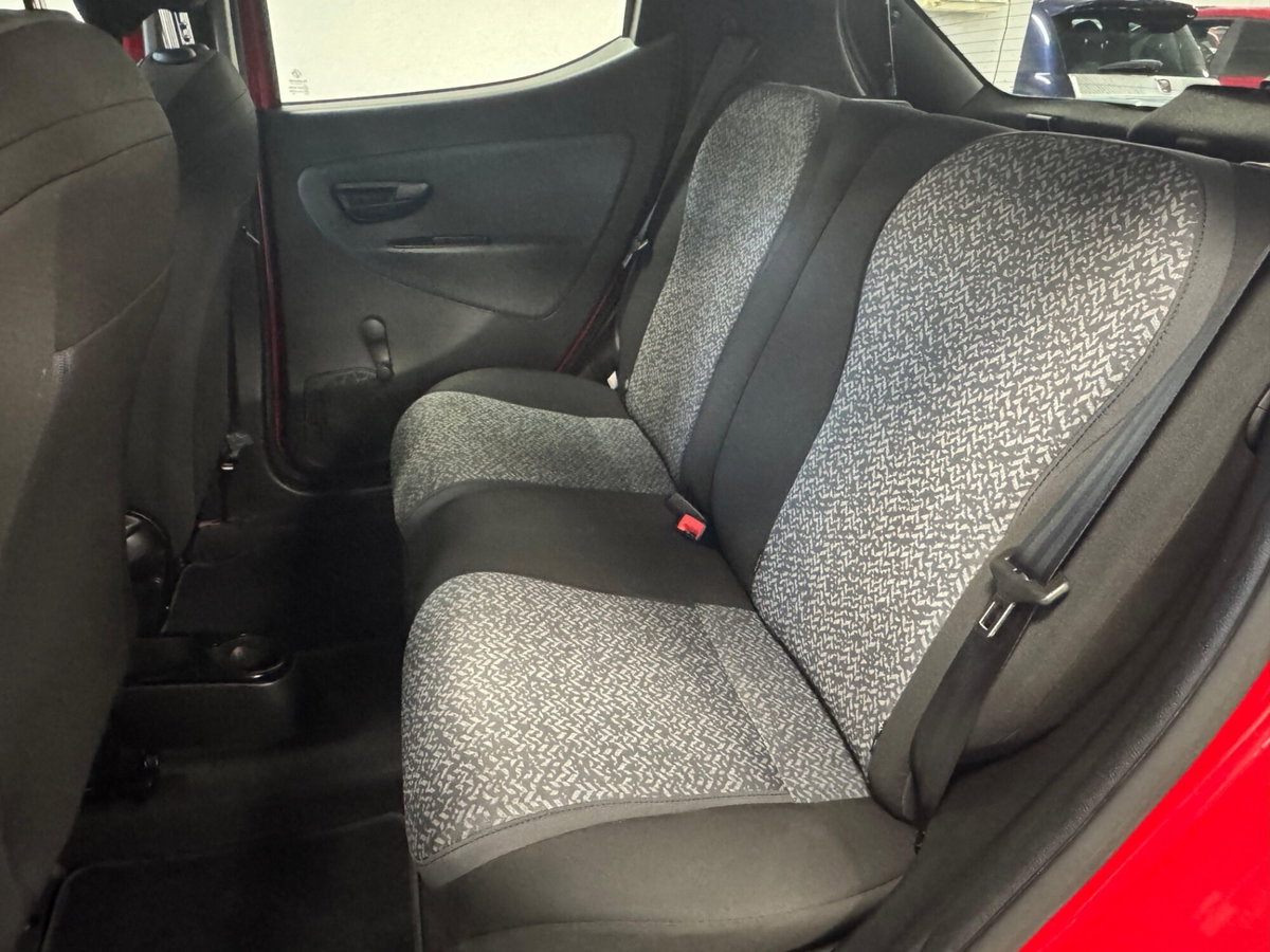 Lancia Ypsilon 1.0 FireFly 5 porte S&S Hybrid Ecochic Gold (10)