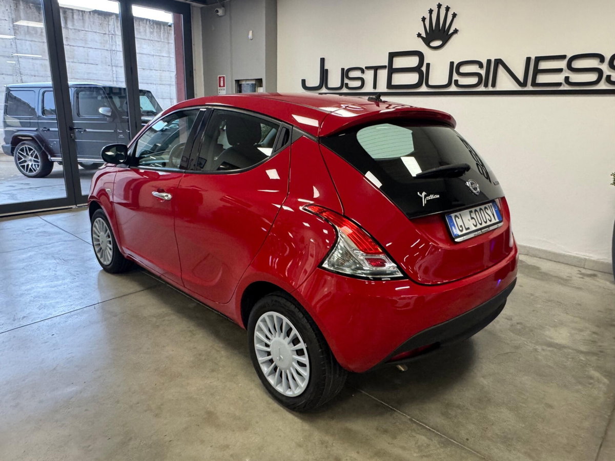 Lancia Ypsilon 1.0 FireFly 5 porte S&S Hybrid Ecochic Gold (4)