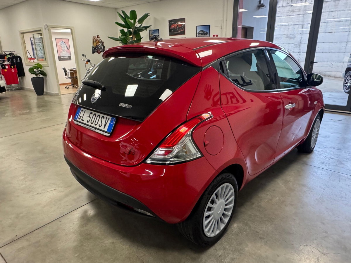 Lancia Ypsilon 1.0 FireFly 5 porte S&S Hybrid Ecochic Gold (6)