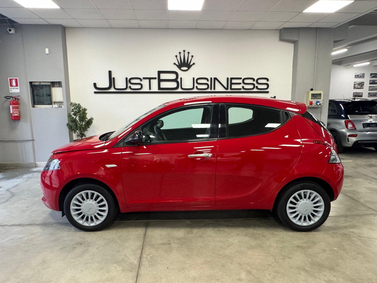 Lancia Ypsilon 1.0 FireFly 5 porte S&S Hybrid Ecochic Gold (7)