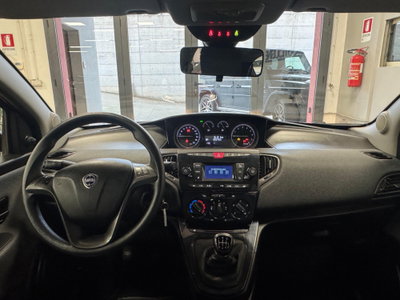 Lancia Ypsilon 1.0 FireFly 5 porte S&S Hybrid Ecochic Gold (8)