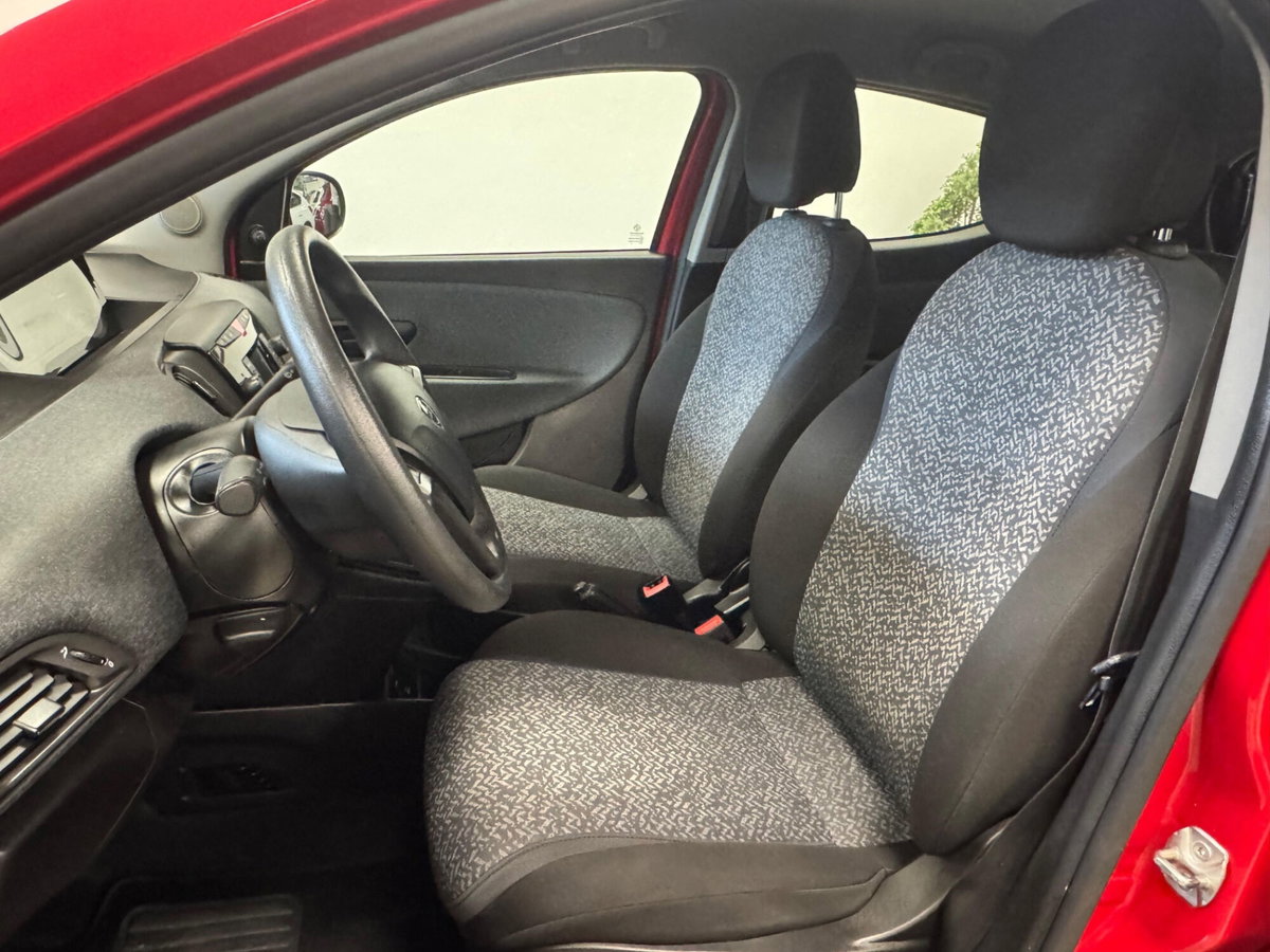 Lancia Ypsilon 1.0 FireFly 5 porte S&S Hybrid Ecochic Gold (9)