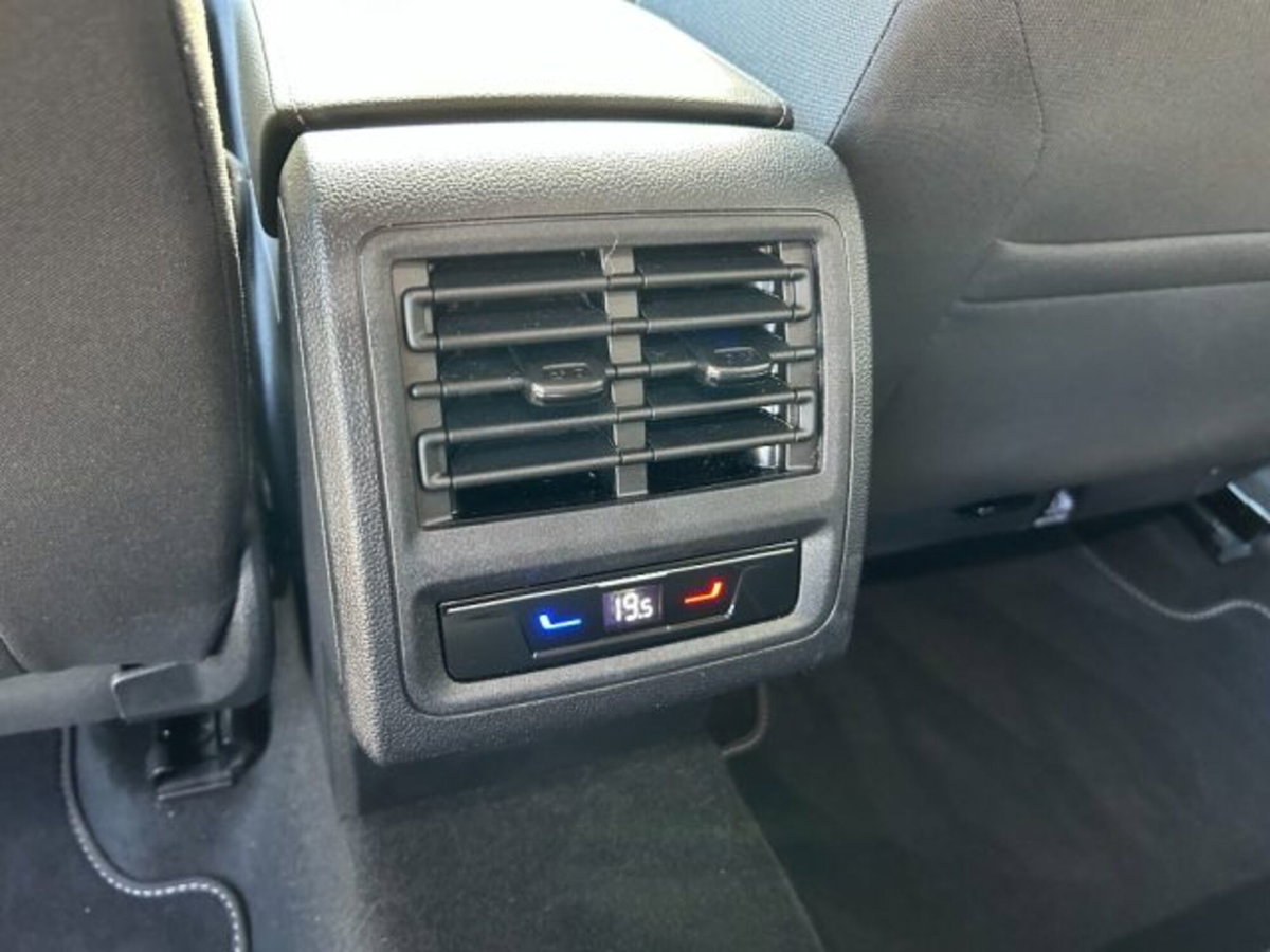 Volkswagen Golf 2.0 TDI SCR Life (14)