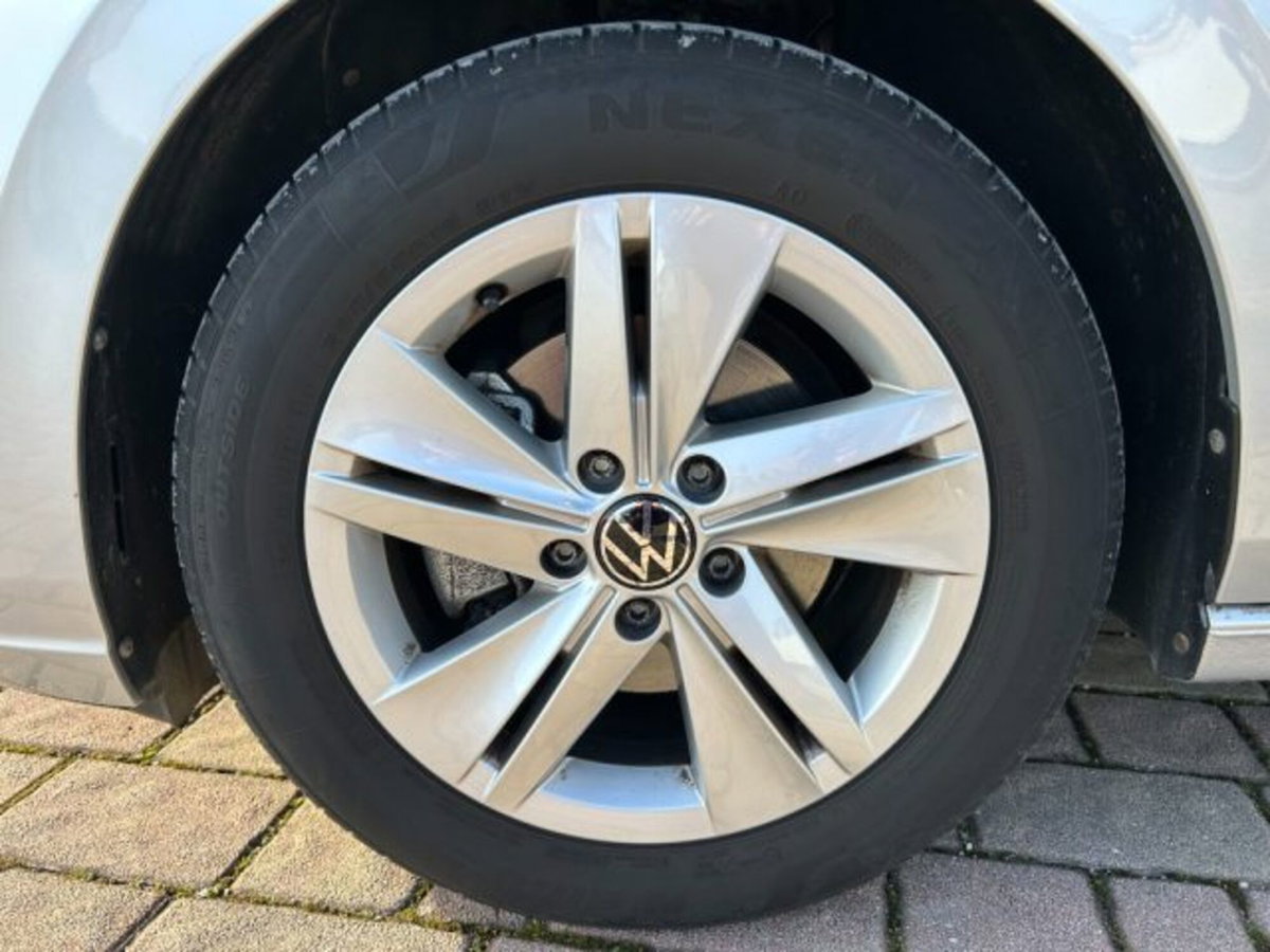 Volkswagen Golf 2.0 TDI SCR Life (15)