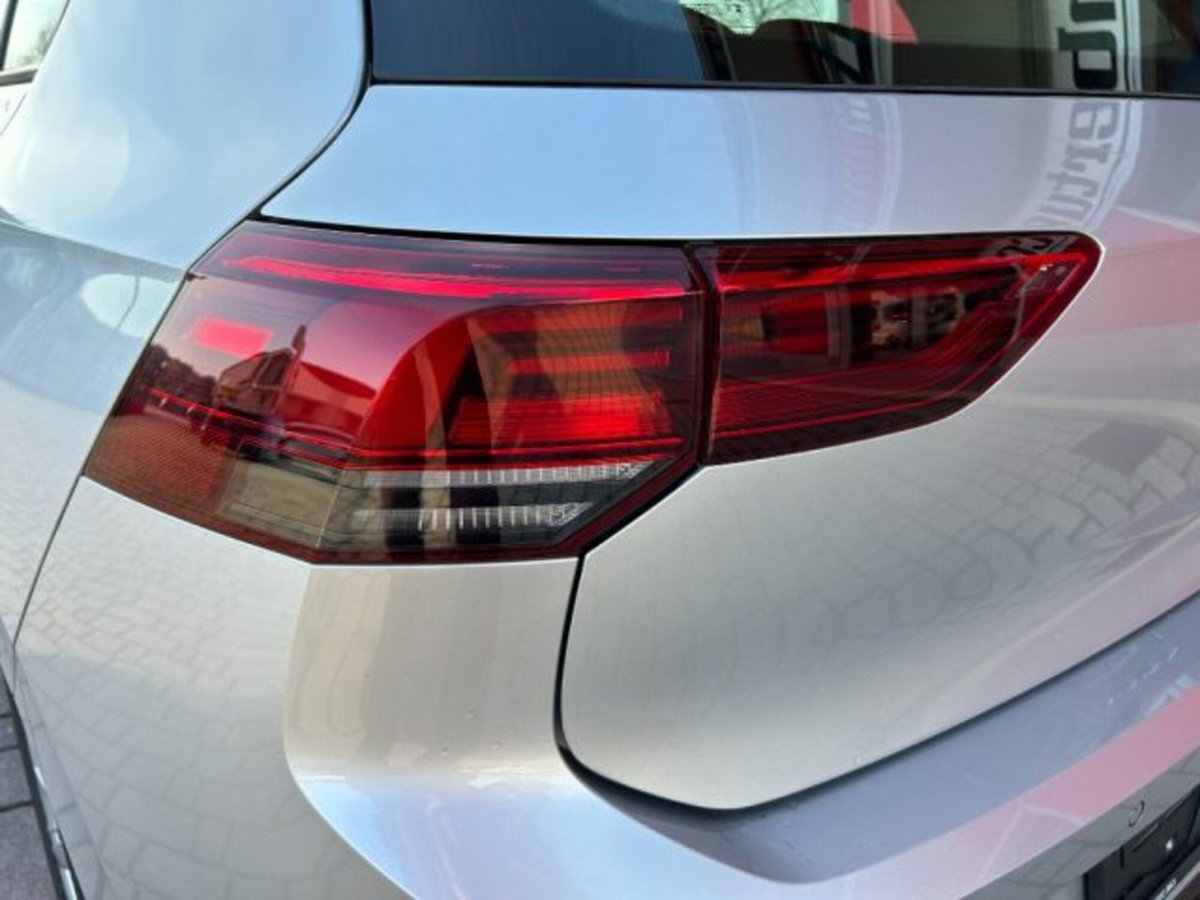 Volkswagen Golf 2.0 TDI SCR Life (17)