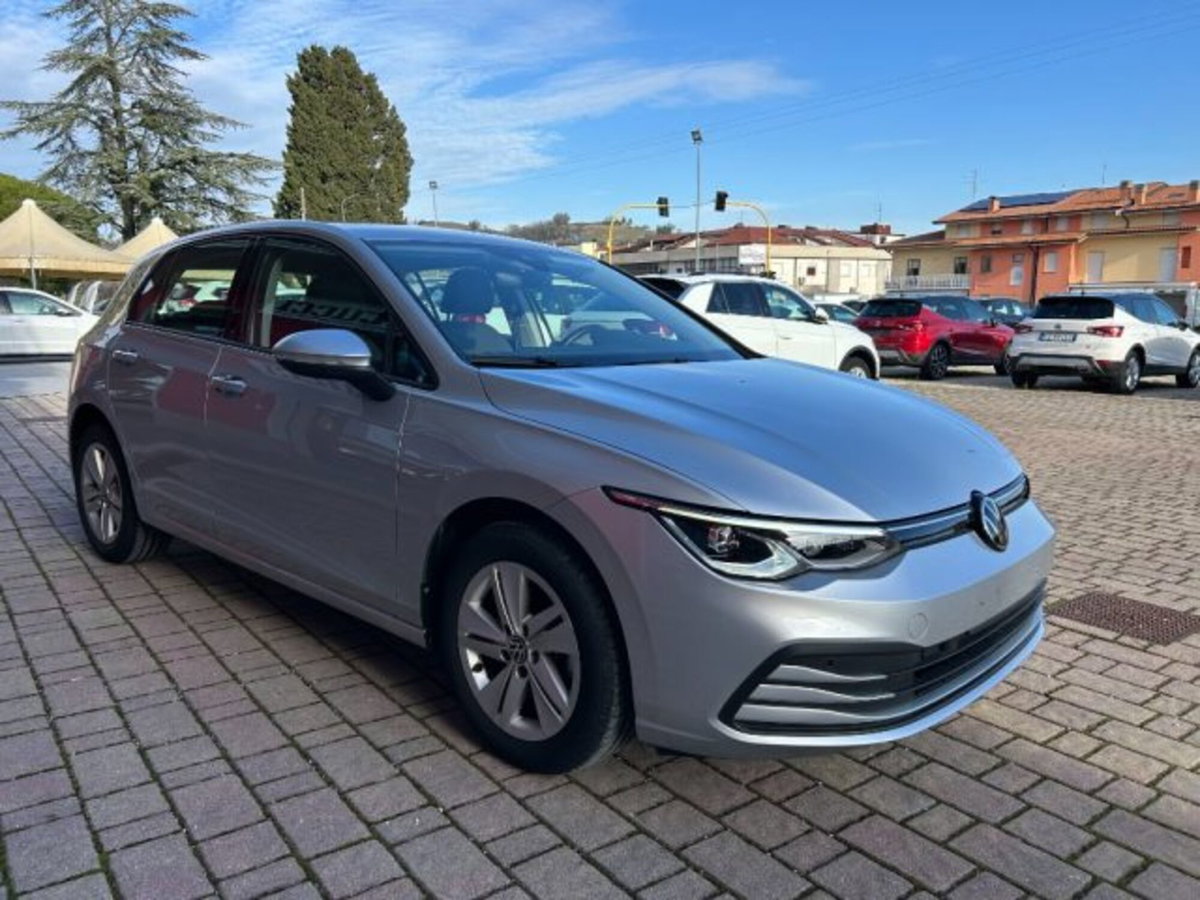 Volkswagen Golf 2.0 TDI SCR Life (2)